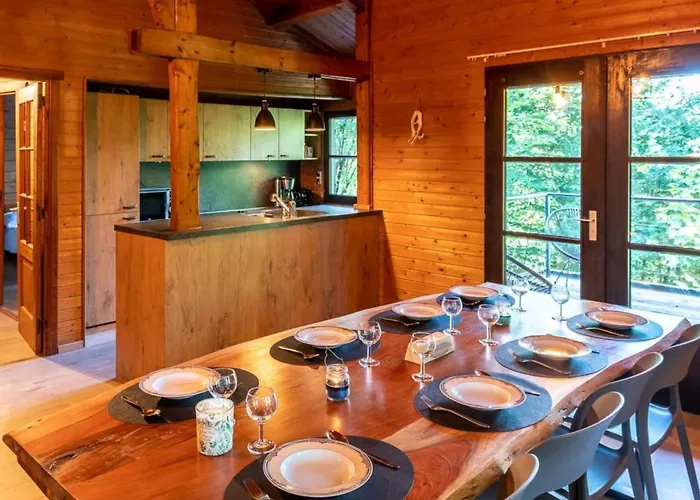 In The Woods With Nordic Bath Chalet