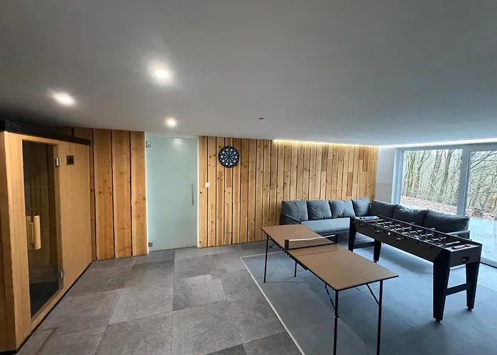 In The Woods With Nordic Bath Chalet